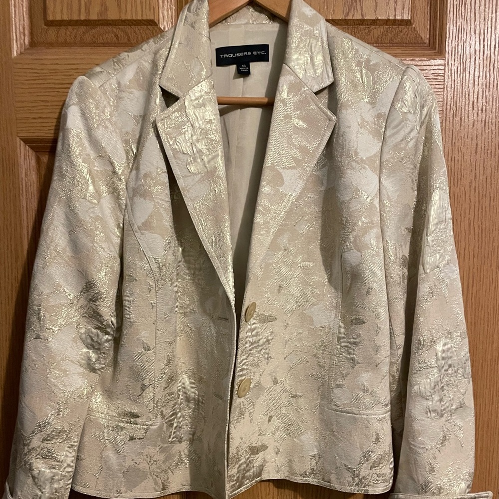 Women’s lined blazer